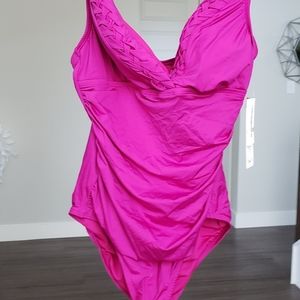 NEW JANTZEN Women's Swimsuit